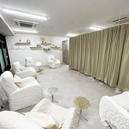 EST-R(エストアール) 福岡博多口店